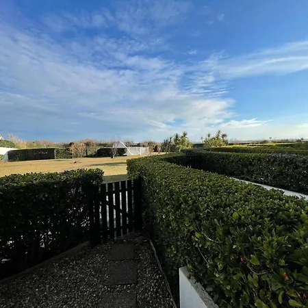 En Bord De Avec Jardin Ideal Famille - Fr-1-328-284 * 라그랑모트