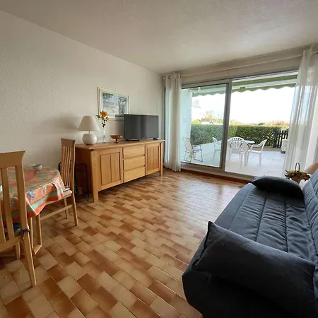 En Bord De Avec Jardin Ideal Famille - Fr-1-328-284