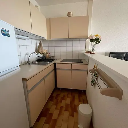 En Bord De Avec Jardin Ideal Famille - Fr-1-328-284 *