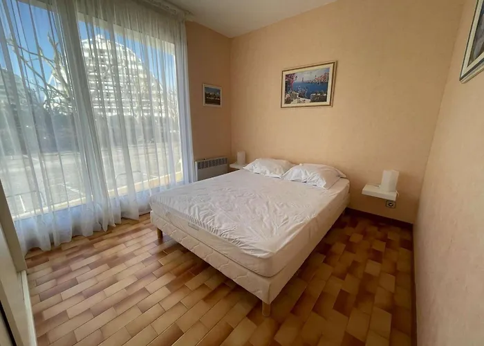 En Bord De Avec Jardin Ideal Famille - Fr-1-328-284 * 라그랑모트